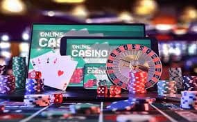 Antarmuka aplikasi catur88 menampilkan slot games dan opsi pembayaran